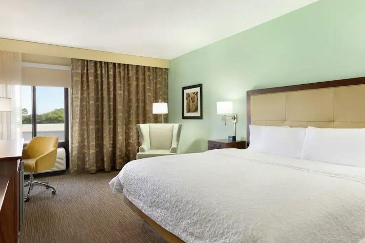 Hampton & Hotel 3*