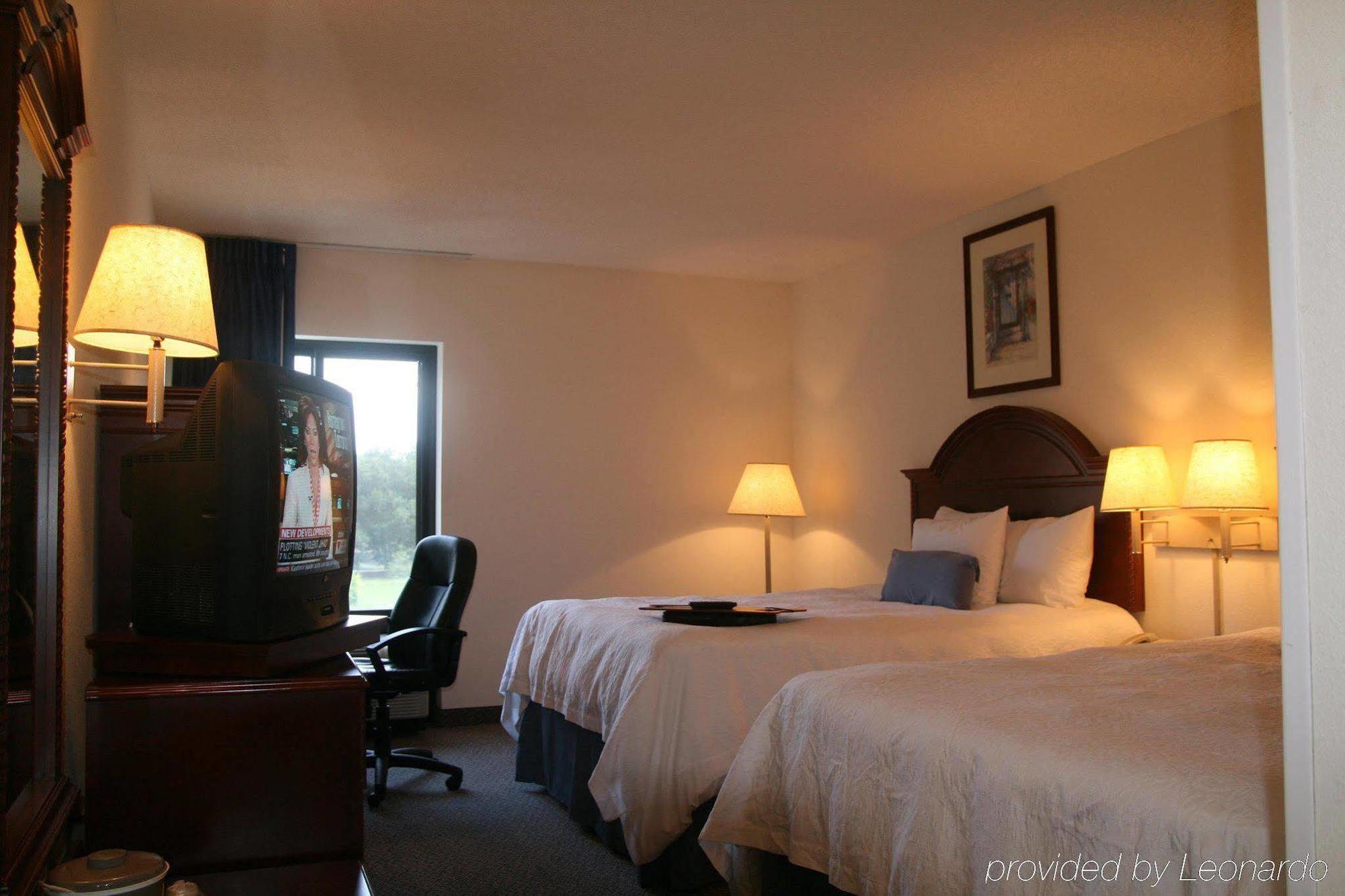Hotel Hampton &